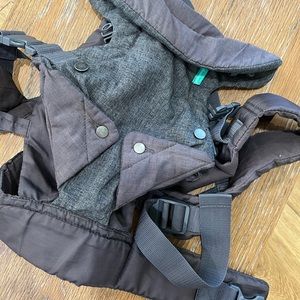 Infantino 4-in-1 Convertible Carrier